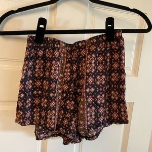 Patterned Brandy Melville shorts size small